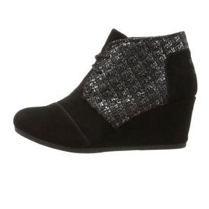 TOM Desert Shimmer Suede Wedges size 7 NWOT